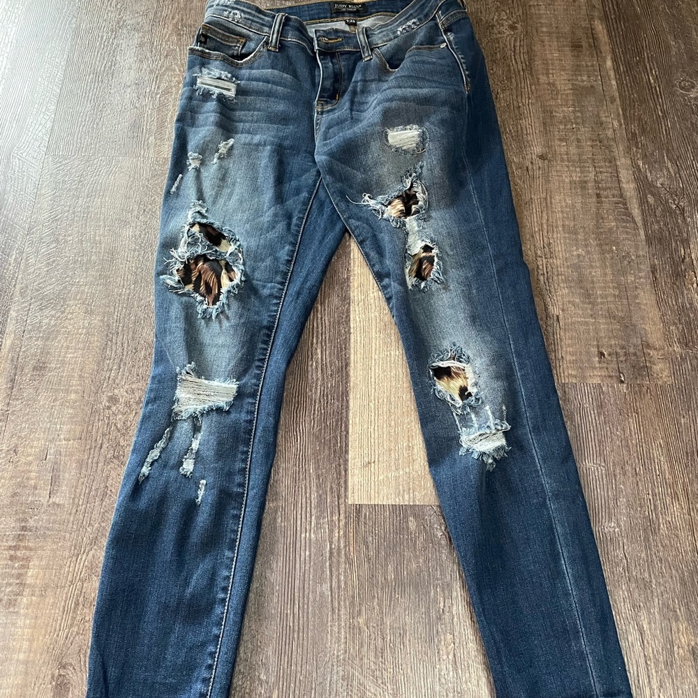 Judy blue distressed leopard jeans